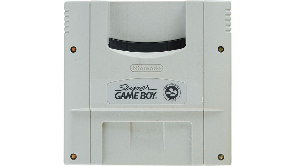 スーパーゲームボーイが発売された日。GB用ソフトをテレビ画面で遊べるようにするスーパーファミコン周辺機器。乾電池を使わずに済むのがうれしかった【今日は何の日？】